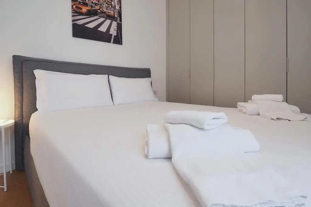 Bilocale Sant'Agostino - Mirable Pm Apartment Milan 0*,  Italy